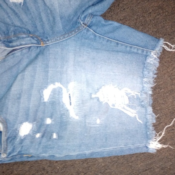 Mid rise shorts - Picture 5 of 7